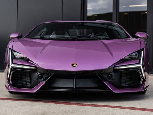 Used 2025 Lamborghini Revuelto image 5
