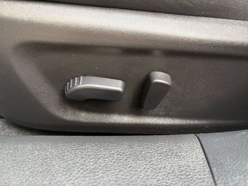 Used 2025 Nissan Altima 2.5 SV FWD image 21