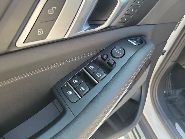 Used 2026 BMW X5 xDrive40i AWD/4WD image 9