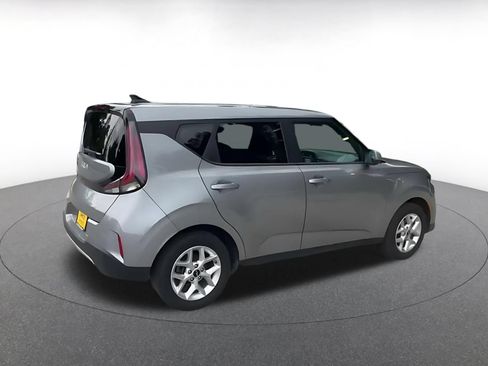 Used 2025 Kia Soul LX w/ LX Technology Package FWD image 15