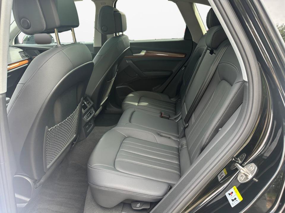 Used 2023 Audi Q5 2.0T Premium Plus w/ Premium Plus Package AWD/4WD image 13