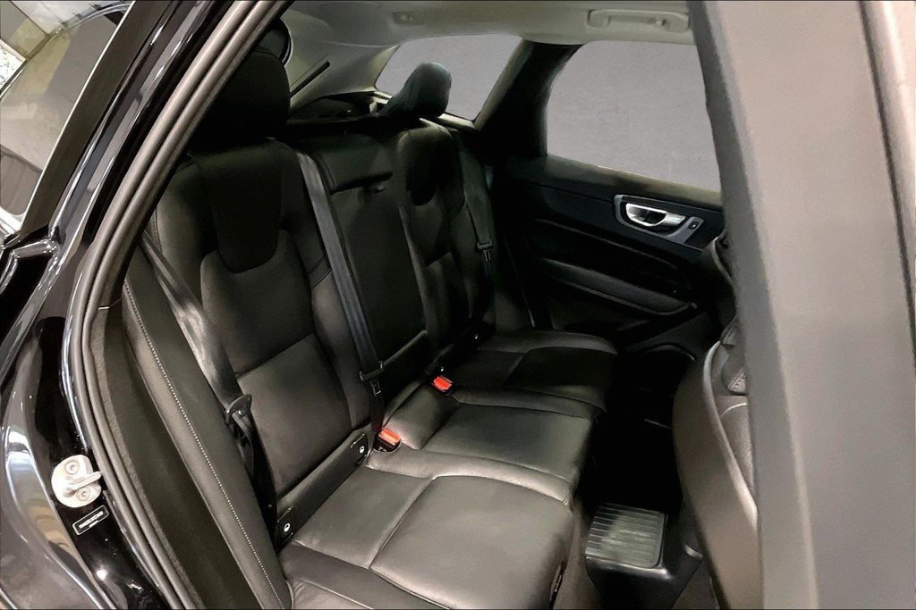 Certified 2024 Volvo XC60 T8 Plus w/ Protection Package Premier AWD/4WD image 25