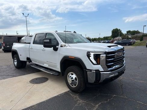 Used 2025 GMC Sierra 3500 SLE w/ SLE Value Package AWD/4WD image 2