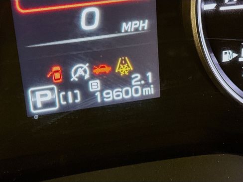 Used 2024 Subaru Crosstrek 2.0i Premium image 19