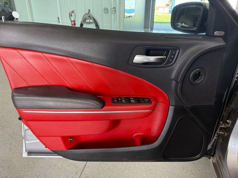 Used 2016 Dodge Charger R/T RWD image 10