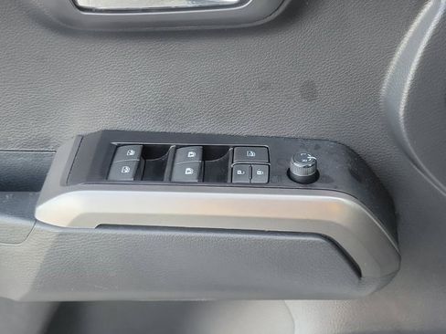 Used 2022 Toyota Tacoma Limited image 30