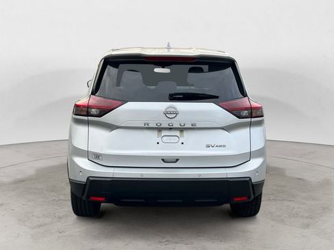 Used 2024 Nissan Rogue SV image 4