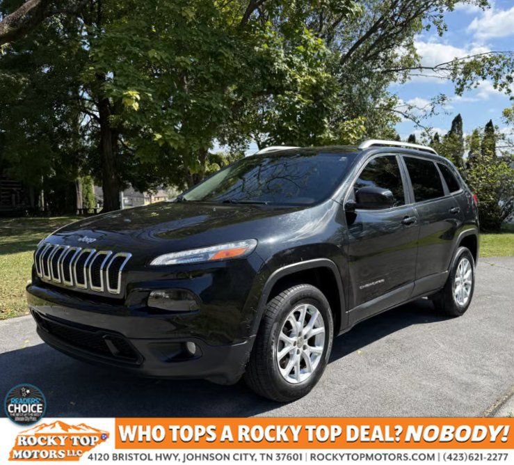 Used 2015 Jeep Cherokee Latitude w/ Cold Weather Group AWD/4WD image 1
