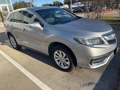 Used 2017 Acura RDX FWD image 2
