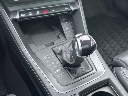 Used 2024 Audi Q3 2.0T Premium Plus image 34