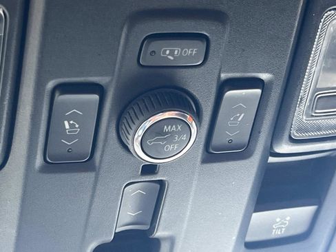 Used 2024 GMC Yukon Denali Ultimate image 36