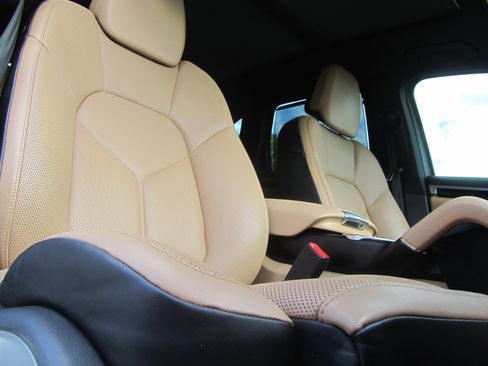 Used 2016 Porsche Cayenne S w/ Premium Plus Package image 22