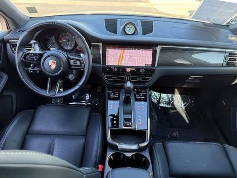 Used 2025 Porsche Macan AWD/4WD image 13