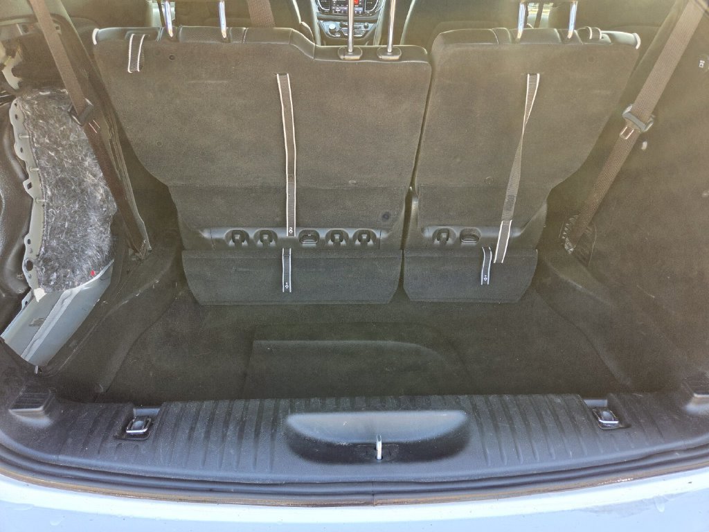 Used 2025 Chrysler Pacifica Limited FWD image 28