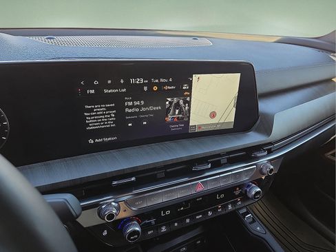 Used 2025 Kia Telluride SX Prestige image 17