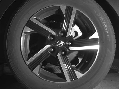 Used 2025 Nissan Sentra SV FWD image 17