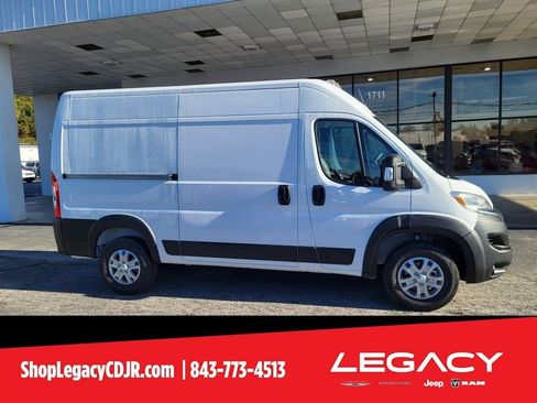 New 2025 RAM ProMaster 2500 w/ Quick Order Package 22G SLT image 2