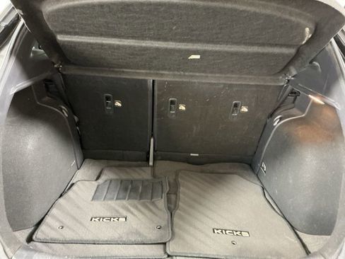 Used 2020 Nissan Kicks SR image 26