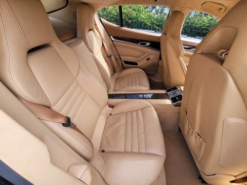 Used 2010 Porsche Panamera Turbo image 12