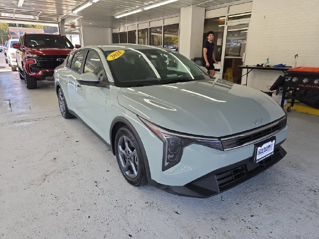 Used 2025 Kia K4 FWD image 7