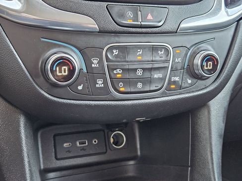 Used 2023 Chevrolet Equinox LT image 21