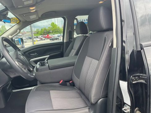 Used 2023 Nissan Titan SV image 20
