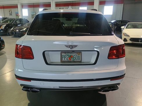 Used 2019 Bentley Bentayga AWD/4WD image 4