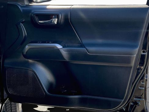 Used 2021 Toyota Tacoma TRD Sport w/ Technology Package image 20