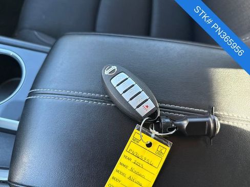 Used 2023 Nissan Altima 2.5 SV image 4