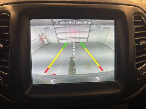 Used 2017 Jeep Compass Trailhawk w/ Leather Interior Group AWD/4WD image 54