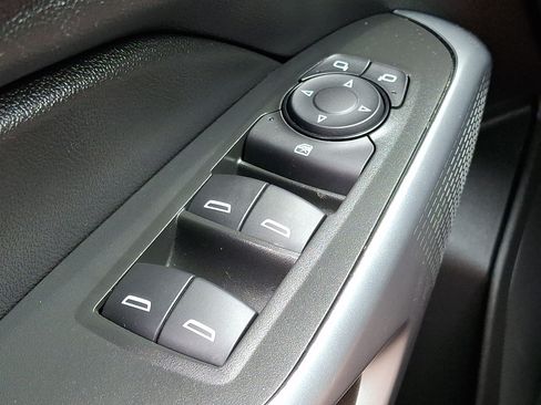 Used 2024 Chevrolet Trax RS FWD image 24