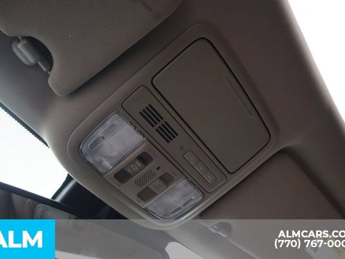 Used 2018 Honda Pilot Touring image 38