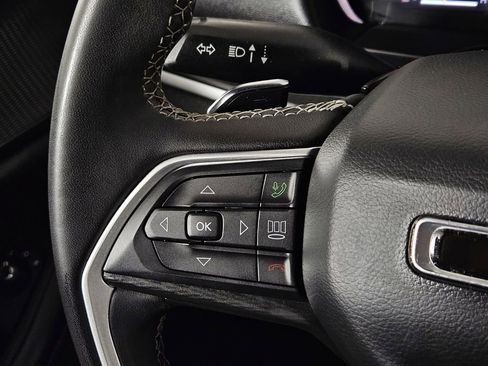 Used 2023 Jeep Grand Cherokee Altitude AWD/4WD image 19