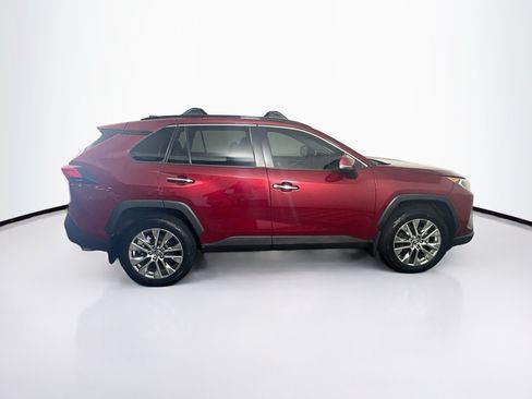 Used 2019 Toyota RAV4 Limited w/ Carpet Mat Package FWD image 10