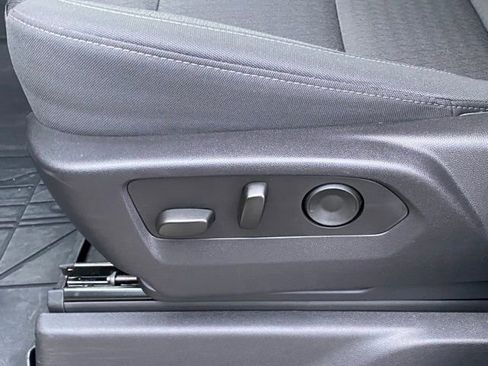 Certified 2025 Chevrolet Silverado 1500 Custom image 31