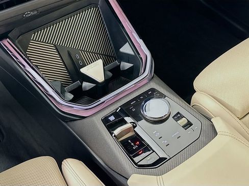 Used 2025 BMW X3 xDrive30i w/ Premium Package image 16