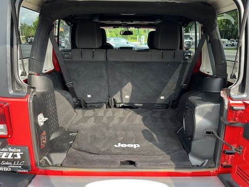 Used 2014 Jeep Wrangler Unlimited Sahara w/ Connectivity Group AWD/4WD image 16