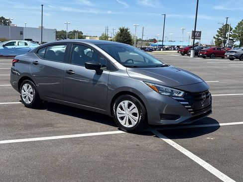 Used 2025 Nissan Versa S FWD image 6