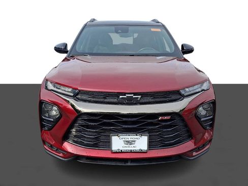 Used 2023 Chevrolet TrailBlazer RS FWD image 2