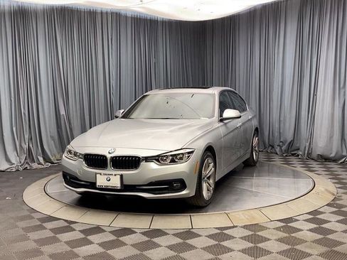 Used 2018 BMW 330i xDrive Sedan AWD/4WD image 2