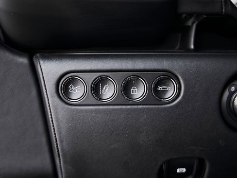 Used 2024 McLaren Artura image 44