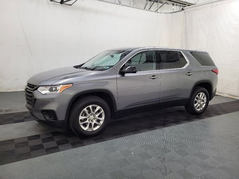 Used 2020 Chevrolet Traverse LS FWD image 2
