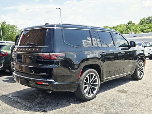 Used 2023 Jeep Wagoneer Series III w/ Premium Group I AWD/4WD image 3