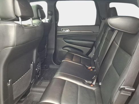 Used 2019 Jeep Grand Cherokee Laredo image 15