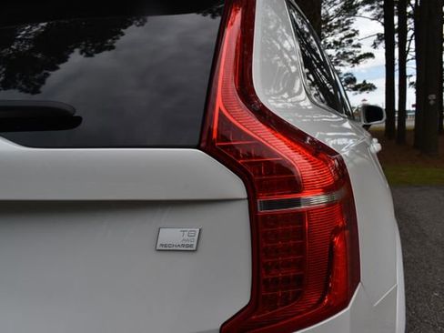 New 2024 Volvo XC90 T8 Plus w/ Protection Package Premier image 14