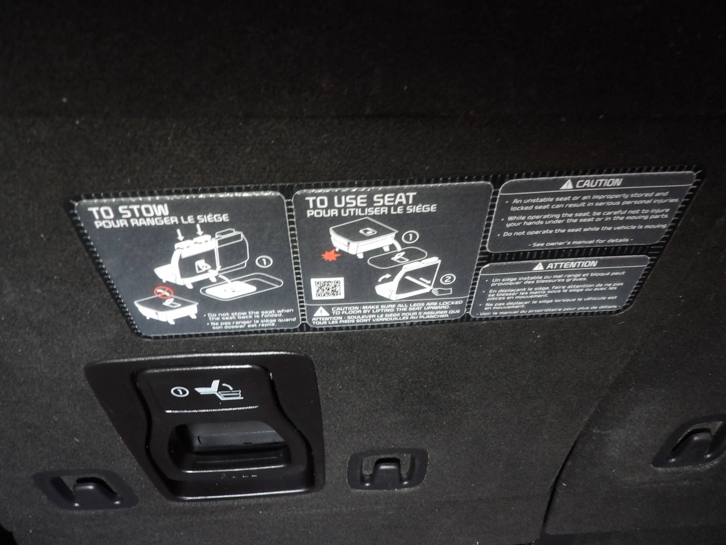 Used 2024 Kia Carnival LX FWD image 9