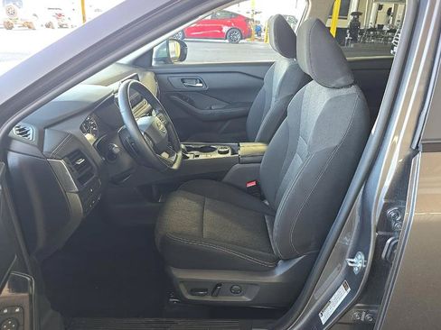 Used 2025 Nissan Rogue SV AWD/4WD image 6