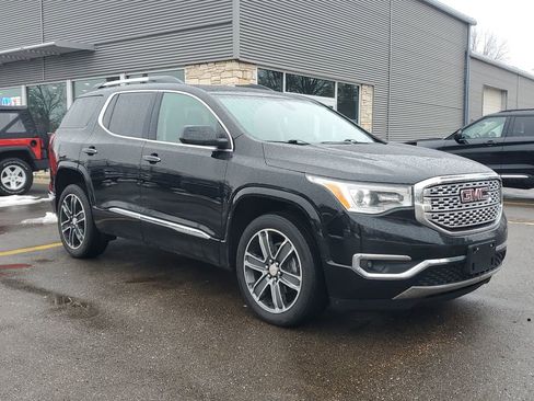 Used 2019 GMC Acadia Denali image 2