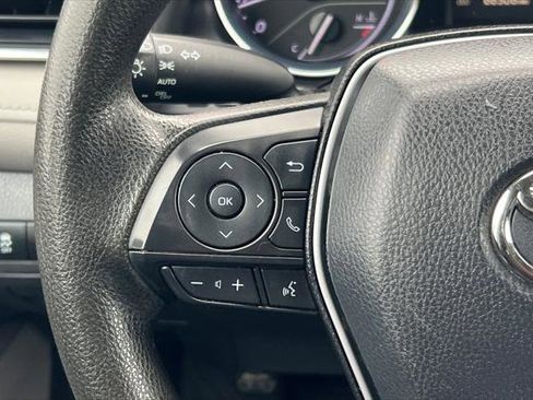 Certified 2018 Toyota Camry LE image 23