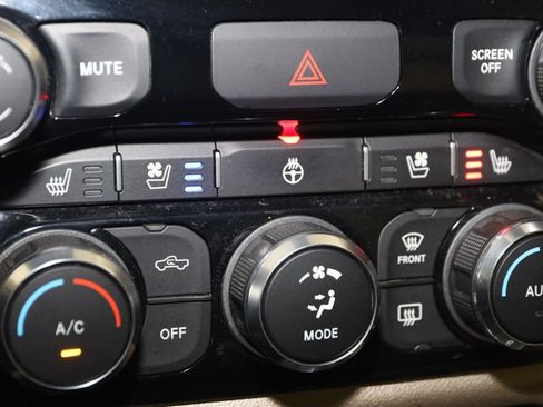 Used 2020 RAM 1500 Laramie AWD/4WD image 8